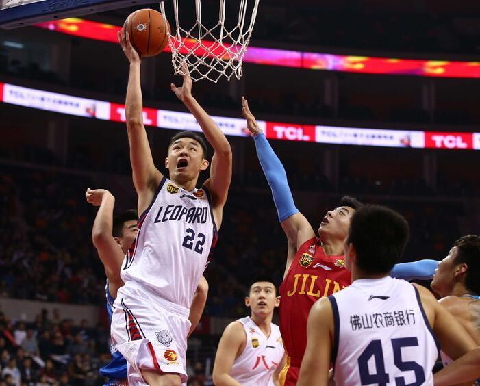 己和球队紧 己和球队紧