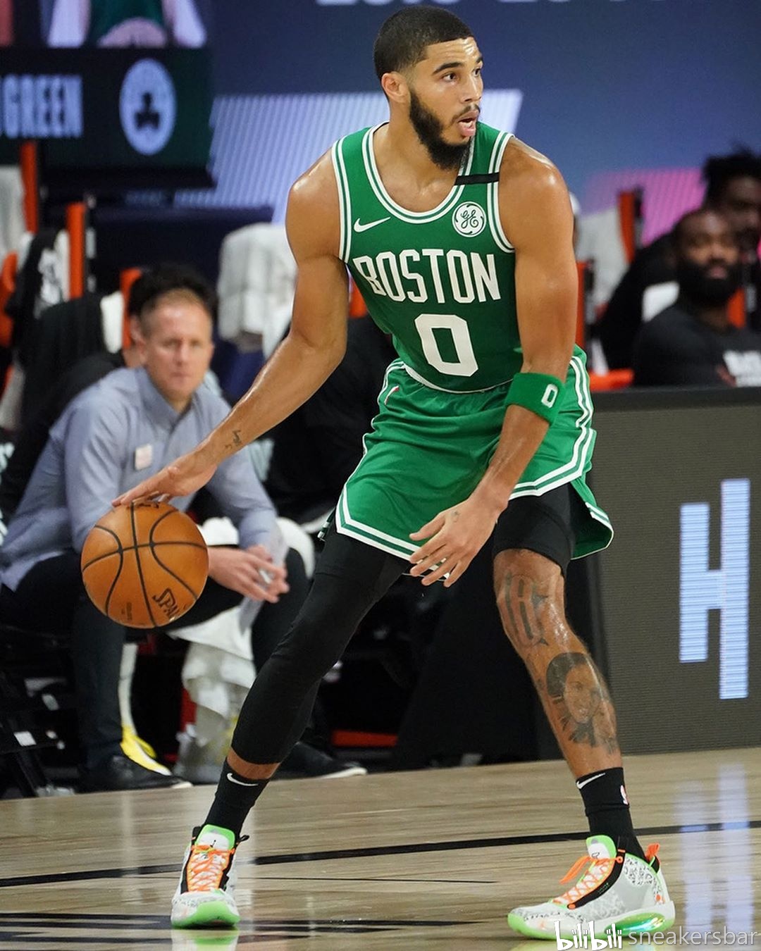 4分5篮板 4分5篮板